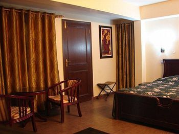 Hotel Emerald Heights 穆索里 外观 照片