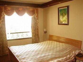 Hotel Emerald Heights 穆索里 外观 照片