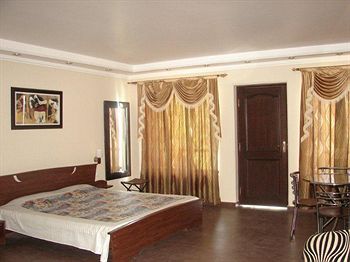 Hotel Emerald Heights 穆索里 外观 照片